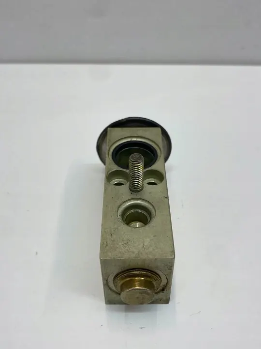 Expansionsventil OEM 2018300784 für Mercedes R129 image 7