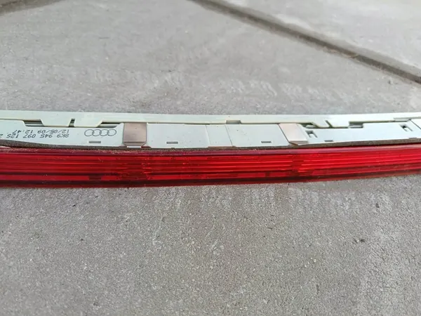 Luz de Freio Audi A4 B8 8K9945097 image 3