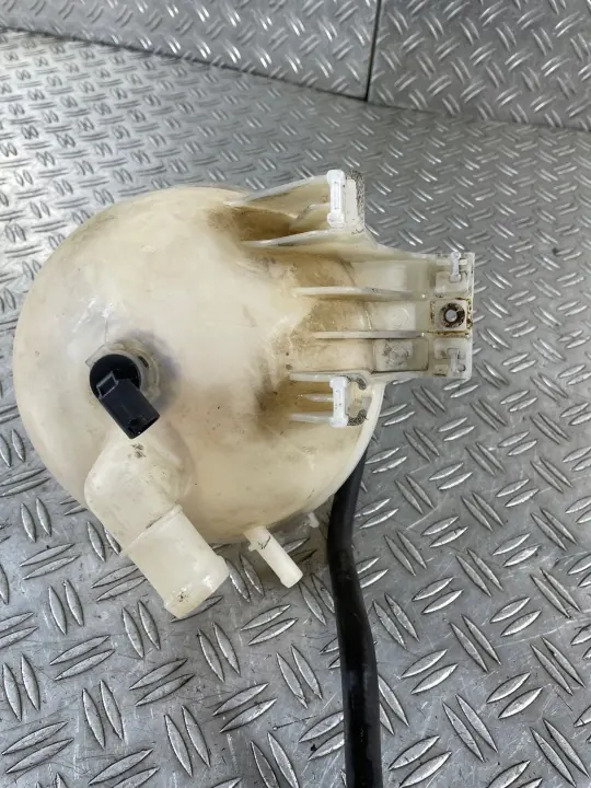 Niveaubehälter OEM 9065010103 CRAFTER 2.5L Gebraucht image 3