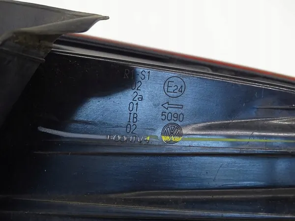 Luz trasera izquierda VW Jetta VI 5C Lift 5C6945095H image 8