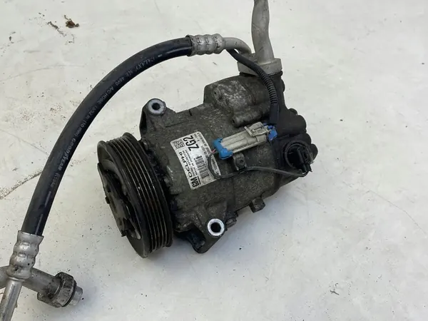 Compressor de AC Opel Astra 2011 image 2