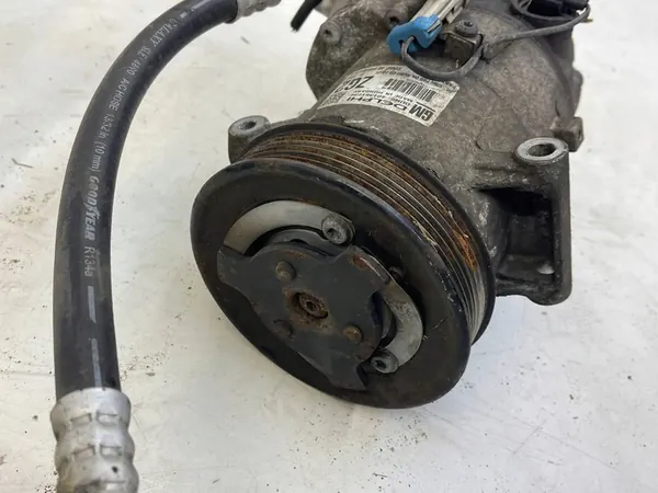 Compressor de AC Opel Astra 2011 image 4