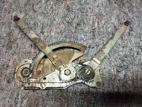 Régulateur manuel vitre gauche avant OEM Citroen C15 image 6