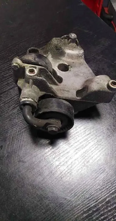 Bride de compresseur climatisation BMW 3 E46 OEM 7707319 image 4
