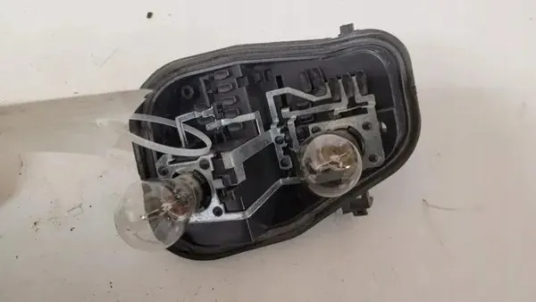 Conector faro trasero Audi A6 Avant OEM 89037046 image 2