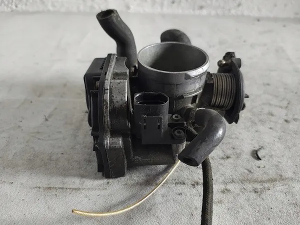 Corpo de Aceleração AUDI A4 B5 1.6 1.8 058133063B image 3