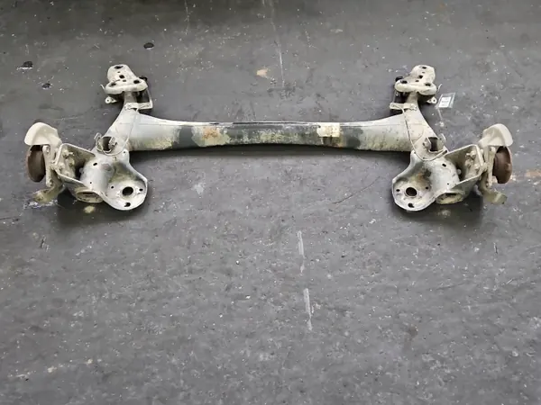 Viga do eixo traseiro OEM IMPRK1542267 Peugeot 2008 image 2
