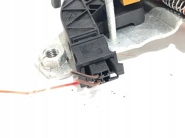 Baklås SKODA OCTAVIA I Hatchback 1U6827501J 96-10 image 4