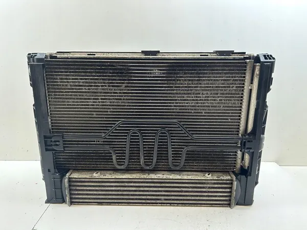 Radiador BMW Serie 1 2.0L Diesel 2008 OEM 7801993 image 10