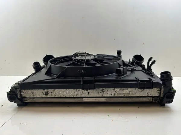 Radiador BMW Serie 1 2.0L Diesel 2008 OEM 7801993 image 2
