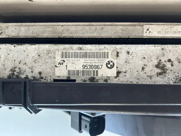 Radiador BMW Serie 1 2.0L Diesel 2008 OEM 7801993 image 9