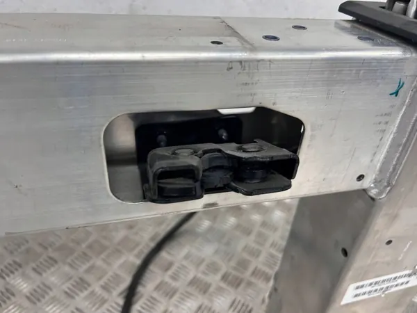Barra estabilizadora Audi S5 Facelift OEM 8F0880077H image 5