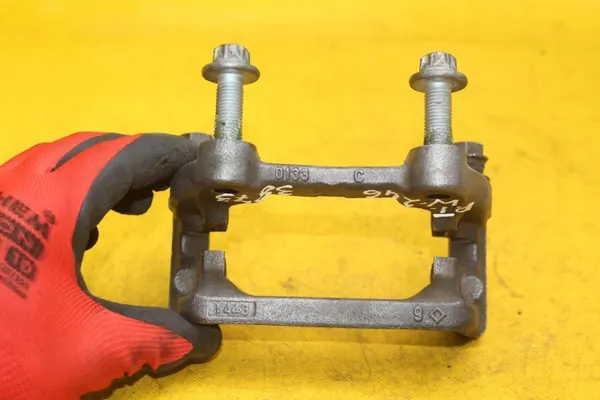 OEM 3873 JARZMO MERCEDES Taka Oikea Jousituskiinnike image 5
