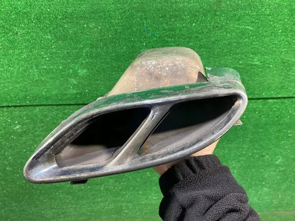 Terminal escape Mercedes OEM A0004900527 Usado image 2