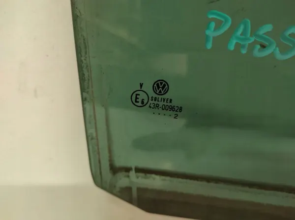 VW PASSAT B5 Lift 00- Rechte Hintere Dunkle Scheibe OEM image 3