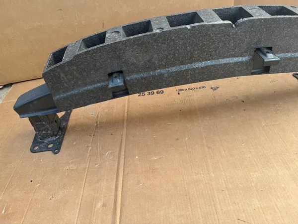 Suporte de para-choques Skoda OE 5J0807109B image 2