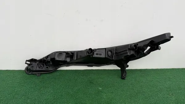 Nissan OE E922773 KA30/1 Boîtier Phare Droit Avant image 3