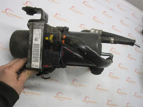 Pompe de direction PEUGEOT 3008 I 2.0 HDI 967060848 image 3