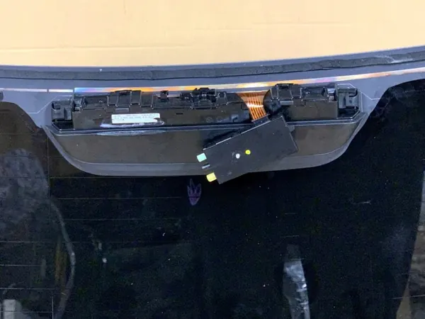 Luna Trasera BMW M3 G80 OEM - Estado Usado image 4