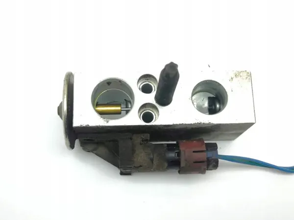 Soupape d'expansion A/C OEM AMD172634 Chrysler image 4