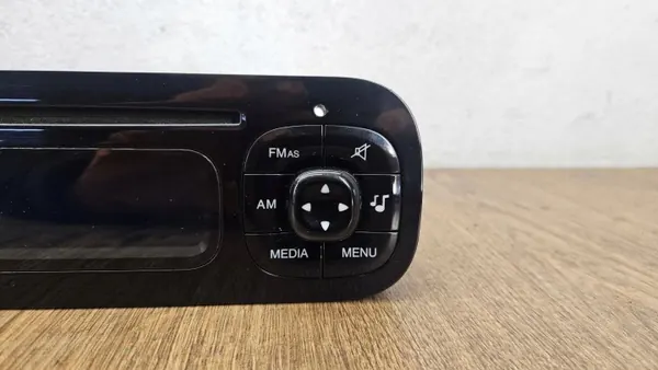 Radio Fiat Panda III OEM 07355670550 - Occasion image 4