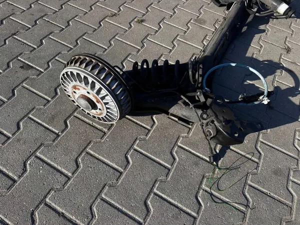 Viga suspensión trasera OEM BCN5582 para Renault Captur image 3