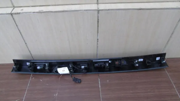 OEM HY32-40406-B Habillage Hayon Arrière Discovery V image 8