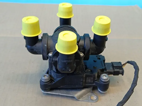 Válvula de agua OEM 4KE963375H para Audi Q8 e-tron 55 Quattro image 3