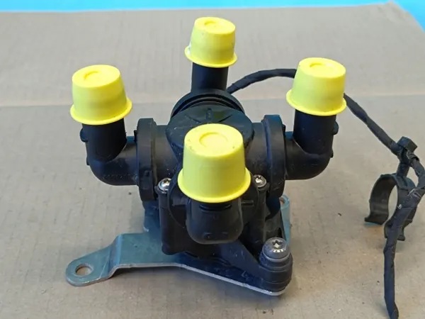 Válvula de agua OEM 4KE963375H para Audi Q8 e-tron 55 Quattro image 4