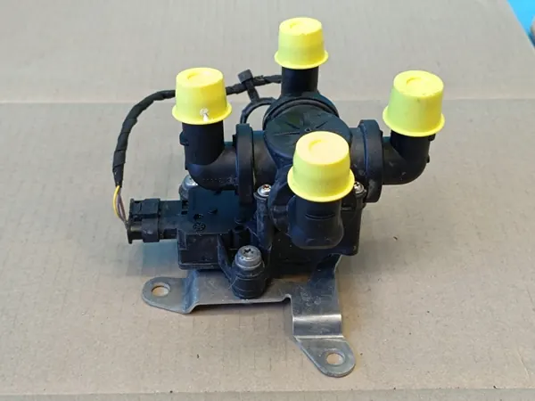 Válvula de agua OEM 4KE963375H para Audi Q8 e-tron 55 Quattro image 5