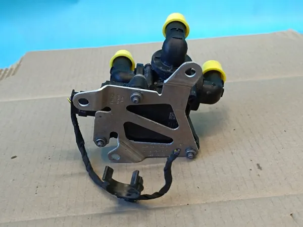 Válvula de agua OEM 4KE963375H para Audi Q8 e-tron 55 Quattro image 6