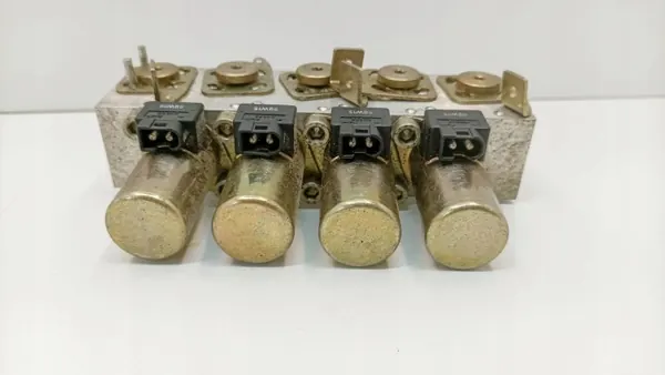Hydraulisk ventilblock OEM 1298002578 Mercedes image 3