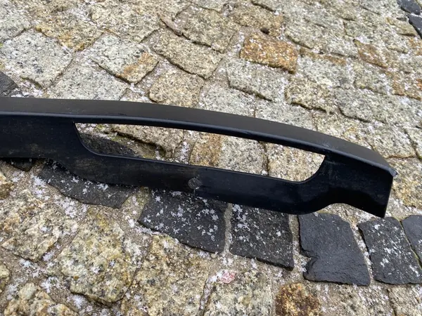 Tesla Y Oikea Etulokasuoja OEM 1683860-00-A image 5