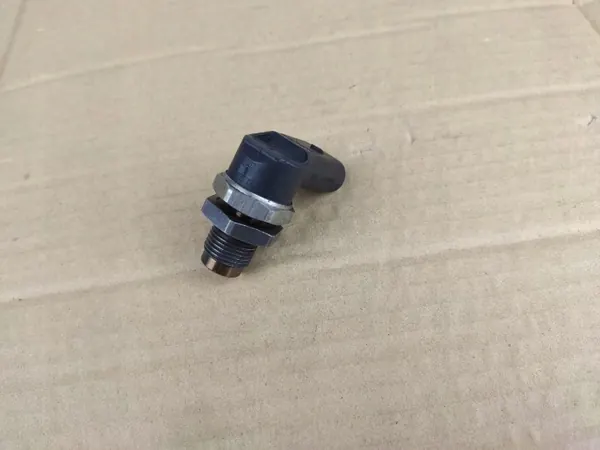 Sensor Pressão Combustível BMW OEM 0281002497 - Usado image 4