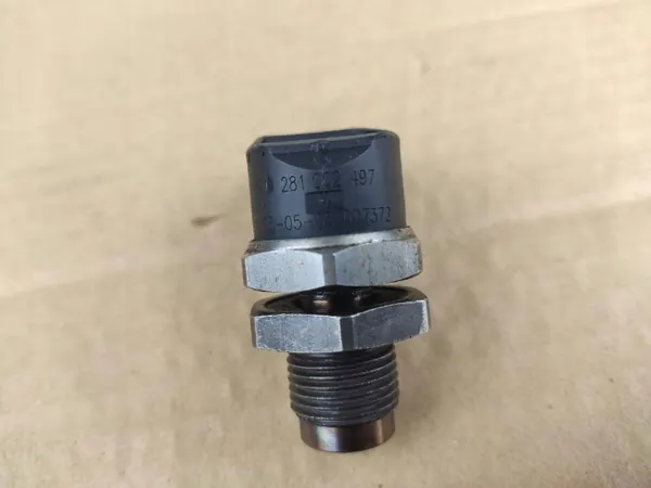 Sensor Pressão Combustível BMW OEM 0281002497 - Usado image 5