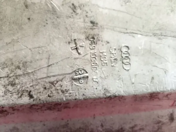 Oljetunna Volkswagen PASSAT B5.5 059103604D image 2