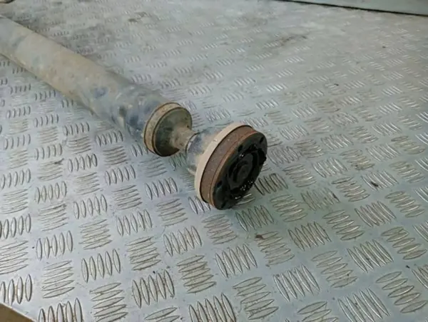 Drivaxel Audi Q5 2.0 TDI Quattro image 4