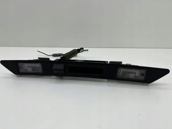 Garniture de hayon Audi Q7 4L avec éclairage OEM 8E0827657H image 2