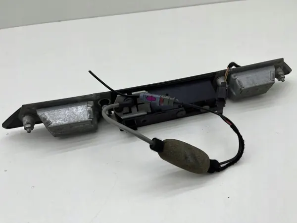 Garniture de hayon Audi Q7 4L avec éclairage OEM 8E0827657H image 7