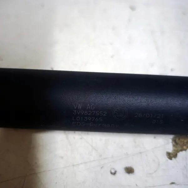 Skoda Superb III Heckklappen-Aktuatoren OEM 3V9827851D 3V9827552 image 5