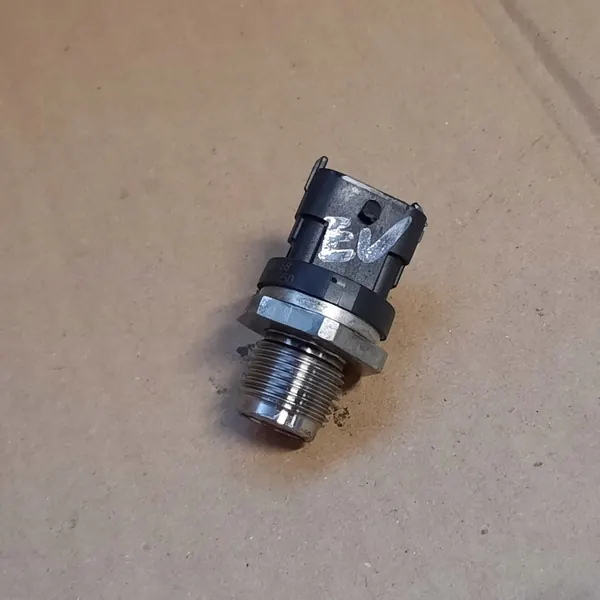 Sensor pressão combustível OEM 0281006468 para Jaguar XE image 2