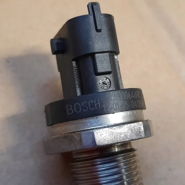 Sensor pressão combustível OEM 0281006468 para Jaguar XE image 3