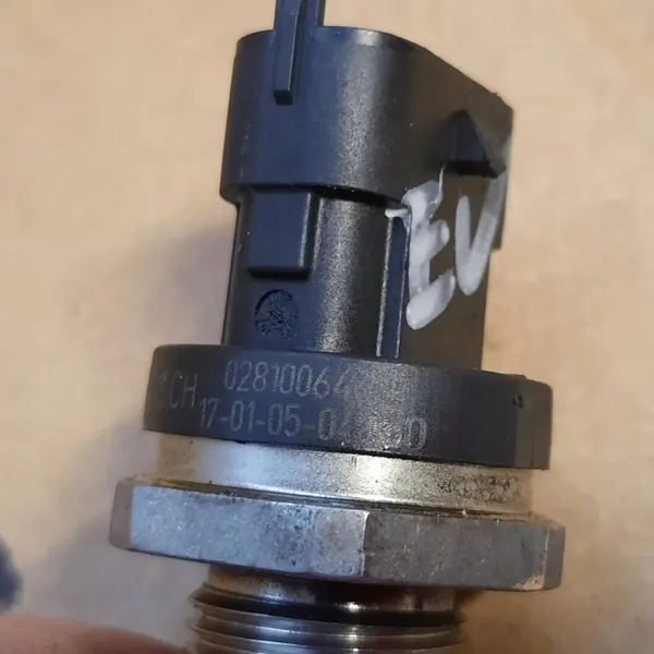Sensor pressão combustível OEM 0281006468 para Jaguar XE image 4