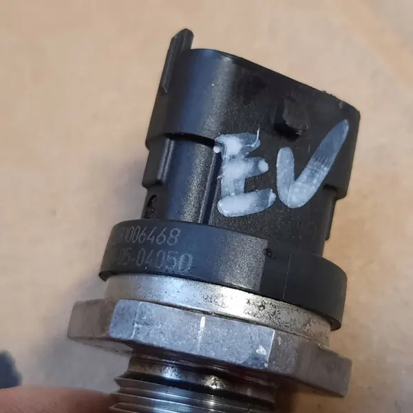 Sensor pressão combustível OEM 0281006468 para Jaguar XE image 5