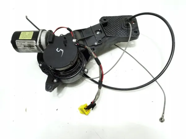 Mercedes Skjutdörrsmotor Vänster OEM A6398200142 image 2