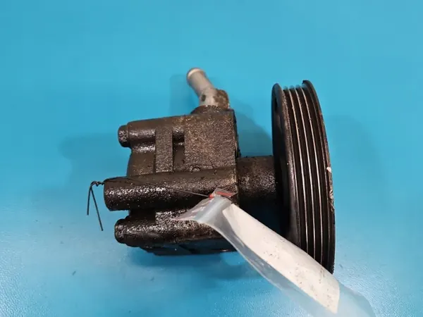 Ohjaustehostimen pumppu Nissan Almera N16 1.5 16V OEM IMPRK1580883 image 3