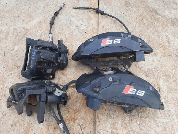 Audi A6/S6/RS6 C7 Jarrukahvat & Levyt Set OEM image 6