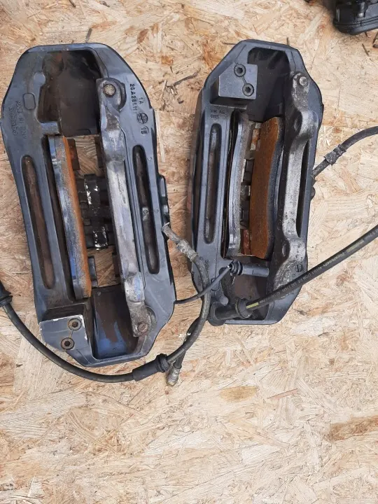 Audi A6/S6/RS6 C7 Jarrukahvat & Levyt Set OEM image 9