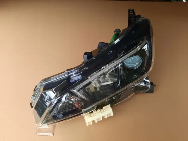 Faros Izquierdo Nissan Leaf II LED Original image 2