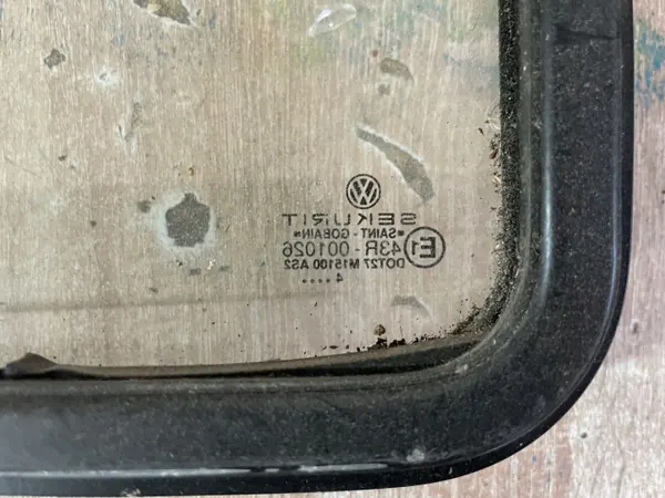 VW T4 Schiebe-Kabinentrennwand Heckscheibe OEM SZYBA image 4